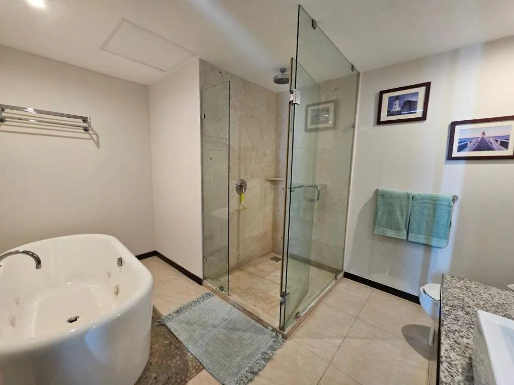 Oceanview Luxury Condo At Peninsula Масатлан