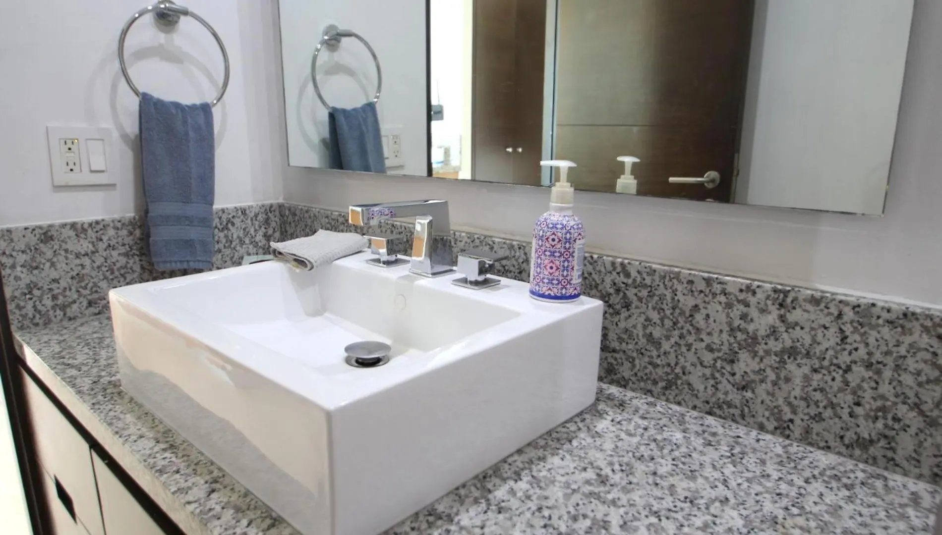 Oceanview Luxury Condo At Peninsula Масатлан