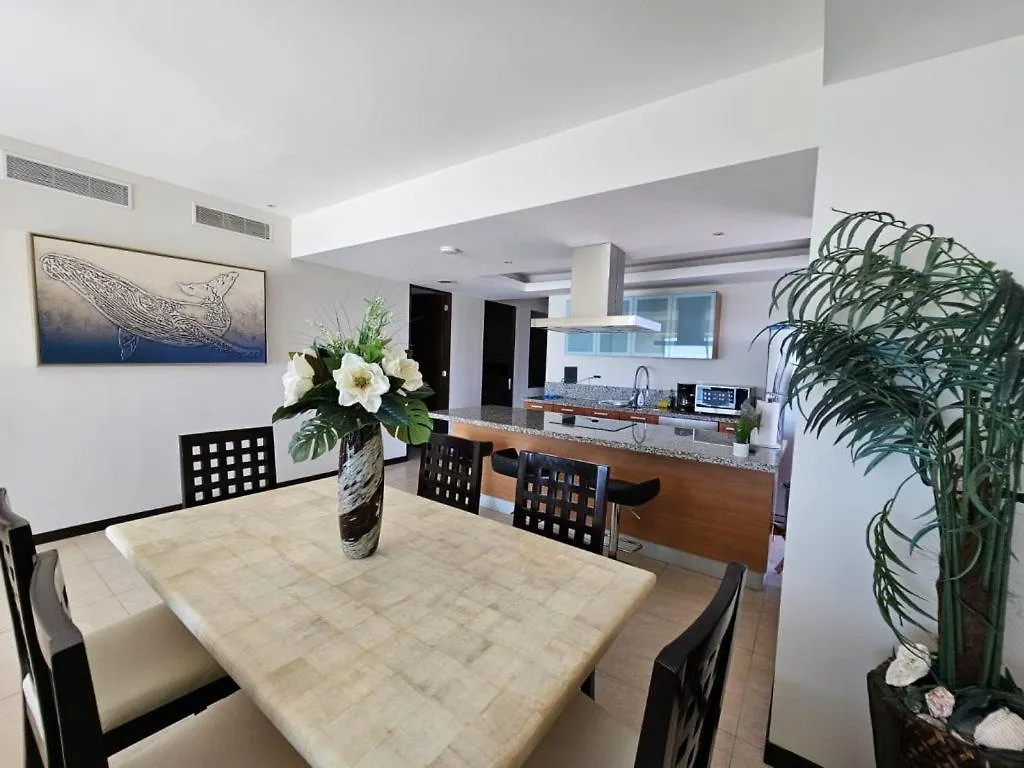 Oceanview Luxury Condo At Peninsula Масатлан Апартаменты