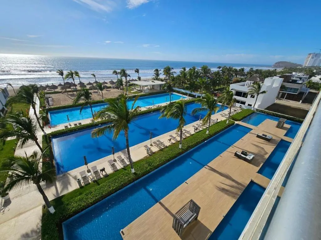 Oceanview Luxury Condo At Peninsula Масатлан